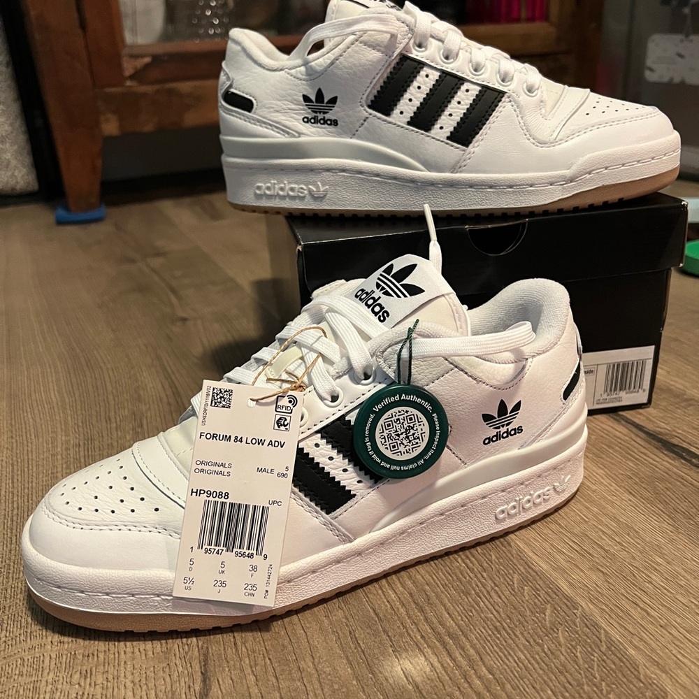 Women’s Adidas Forum 84 Low ADV - Size 5.5 - NIB